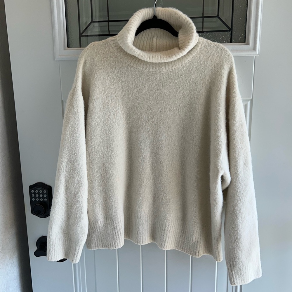 Calia Thick Wool Turtleneck Sweater Size Large